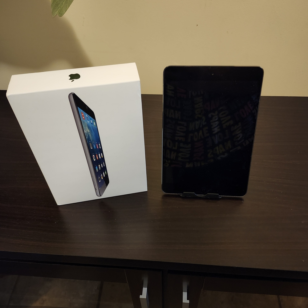 Apple iPad Mini 1st Generation 16GB, Wi-Fi With  Keyboard And Accessory Kit - Picture 9 of 9